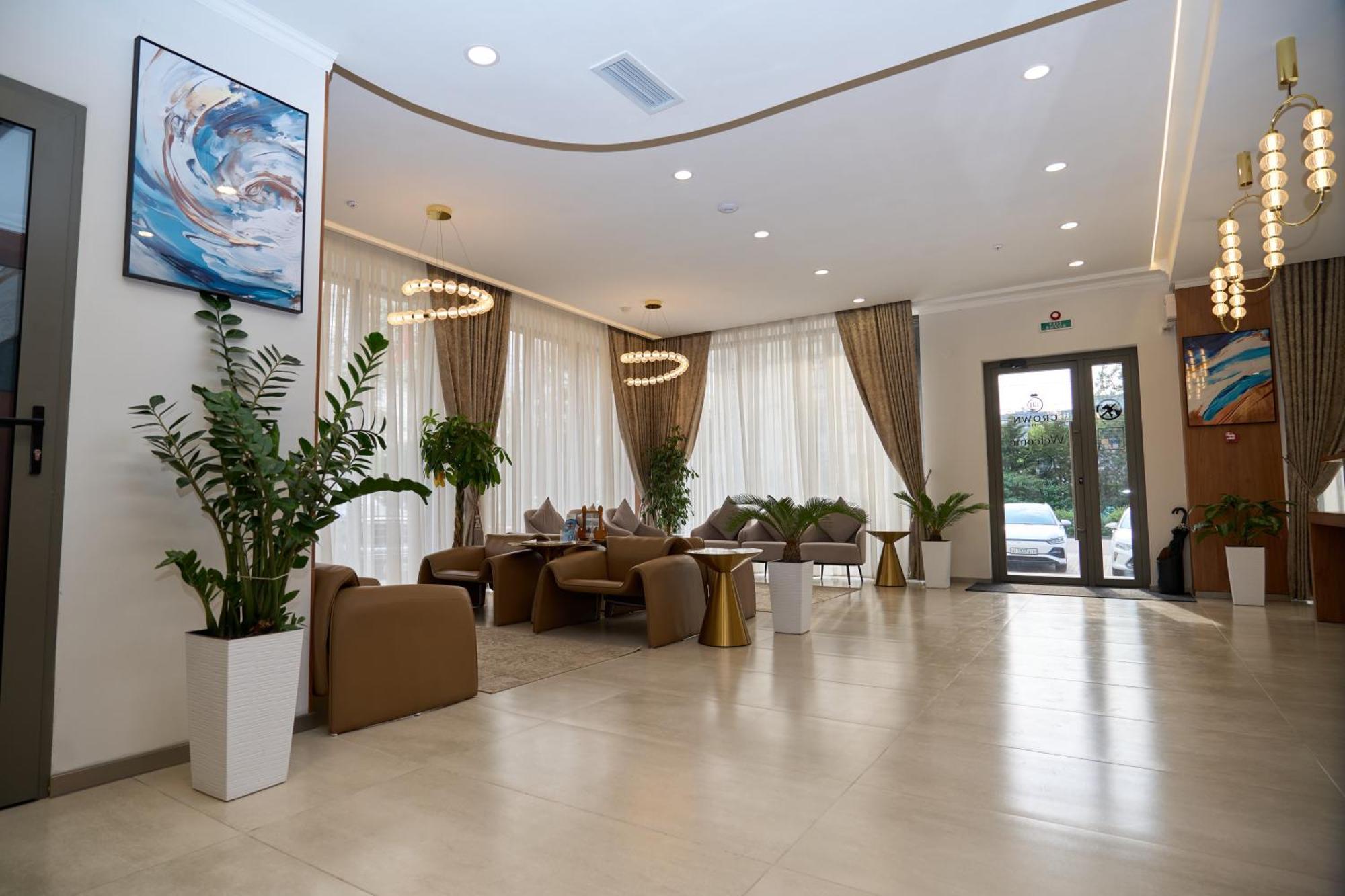 Crown Hotel Бишкек Екстериор снимка